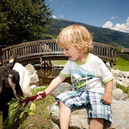 Hotel Grundlhof Bramberg am Wildkogel Eksteriør billede