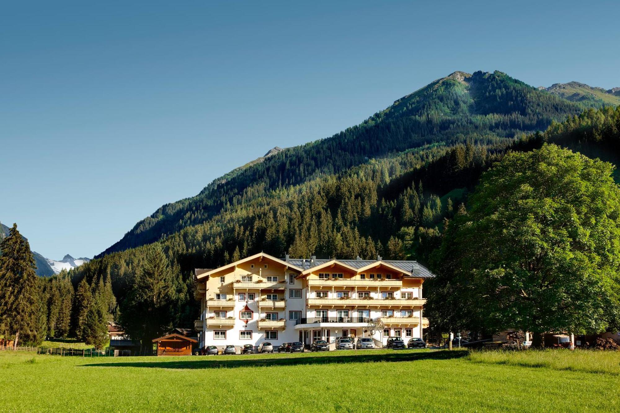 Hotel Grundlhof Bramberg am Wildkogel Eksteriør billede