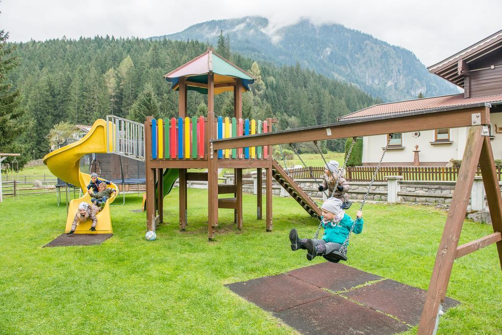 Hotel Grundlhof Bramberg am Wildkogel Eksteriør billede