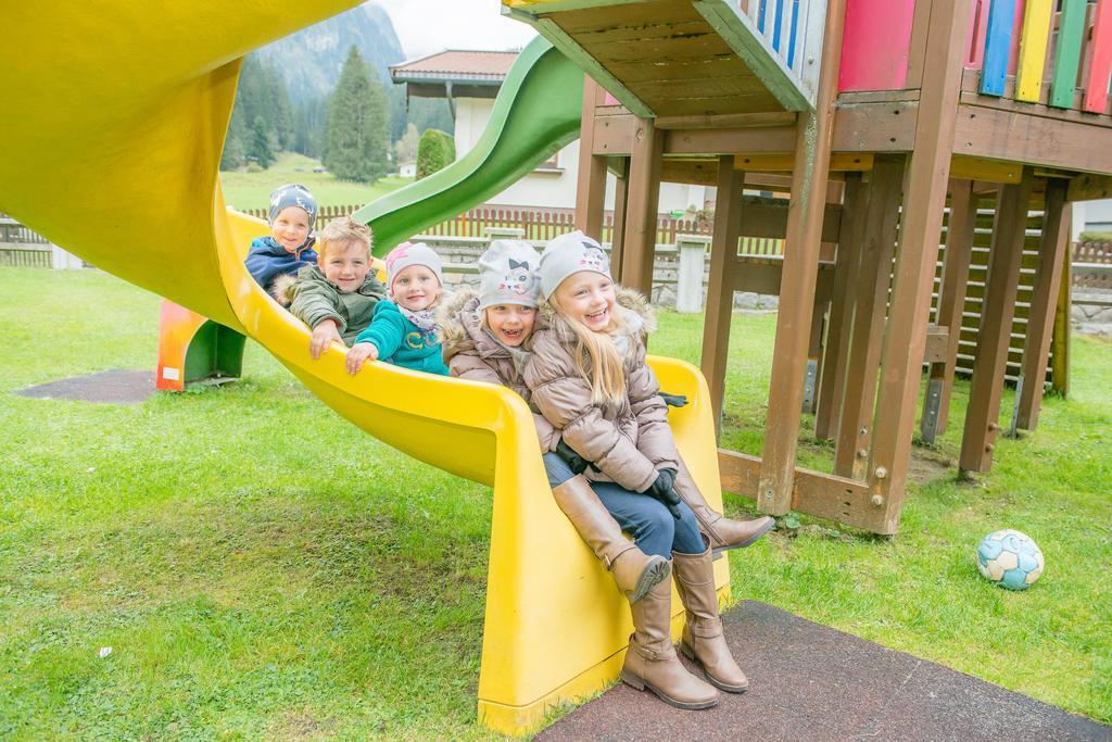 Hotel Grundlhof Bramberg am Wildkogel Eksteriør billede