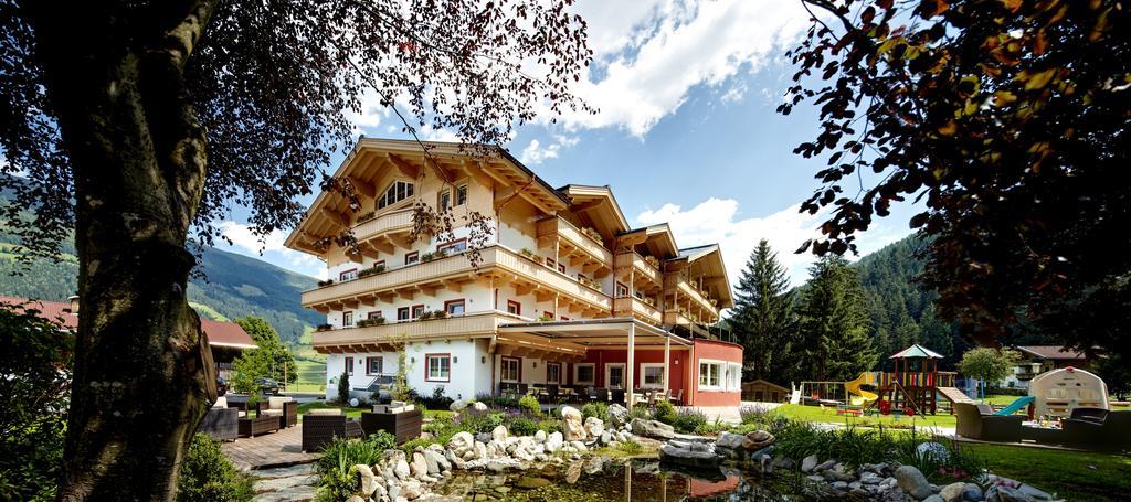 Hotel Grundlhof Bramberg am Wildkogel Eksteriør billede