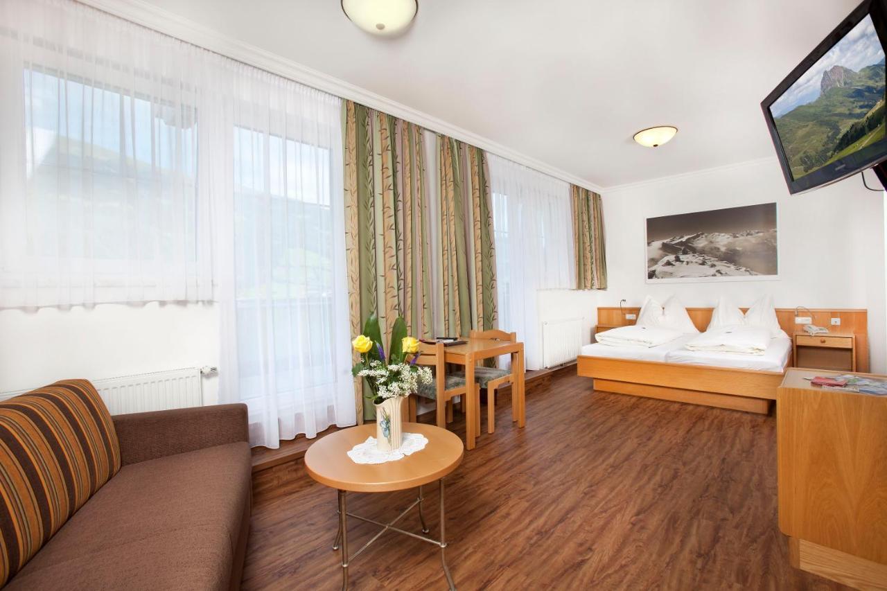 Hotel Grundlhof Bramberg am Wildkogel Eksteriør billede